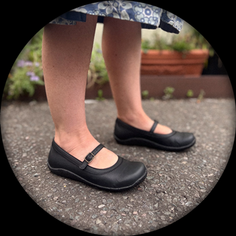 Amy Sandal (Black) Seconds 