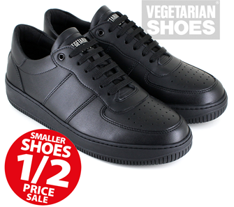 Luna Sneaker (Black) 