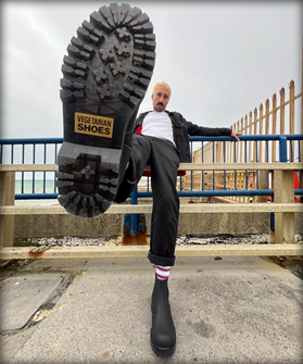 VST Chelsea Boot (Black) 