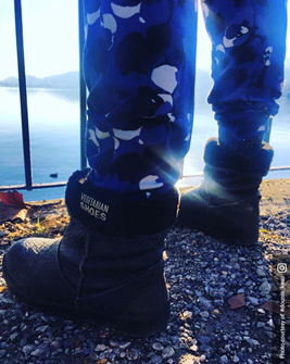 Snug Boot Pineapple (Black) 
