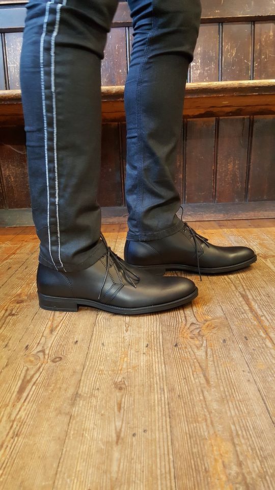 boots for tuxedo