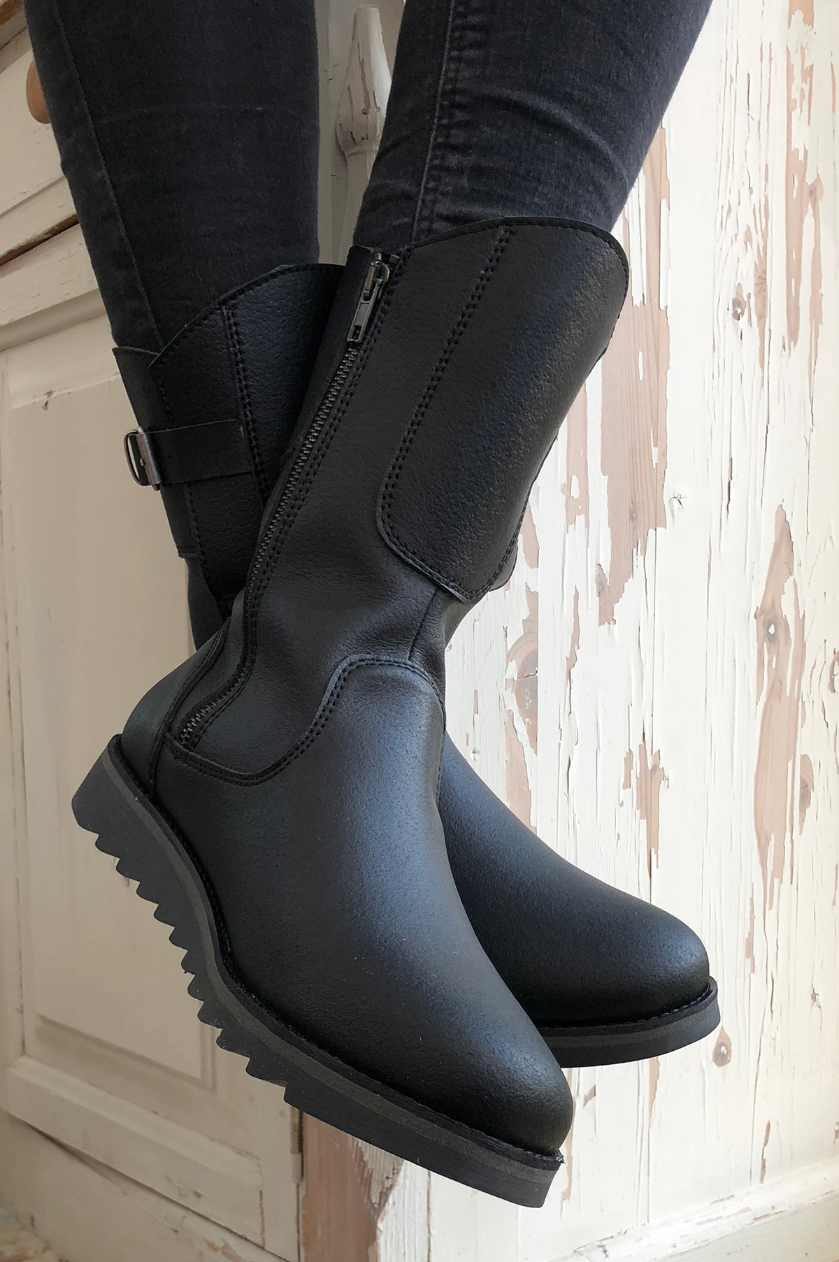 action boot shoes
