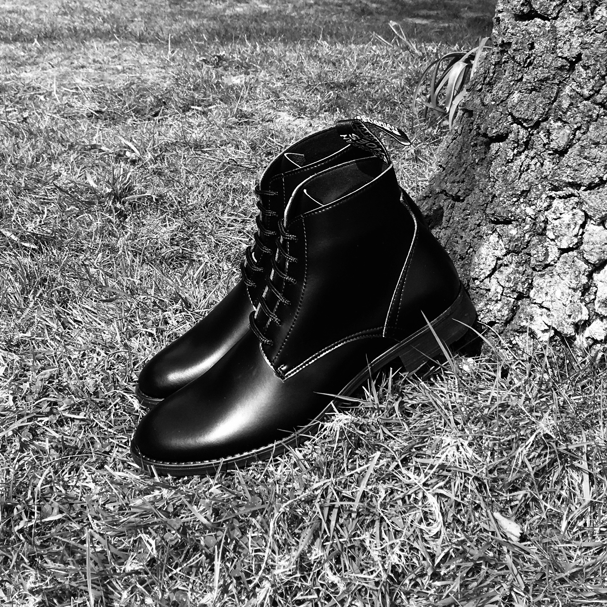henry nike boots