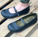 Amy Sandal (Black) Seconds 